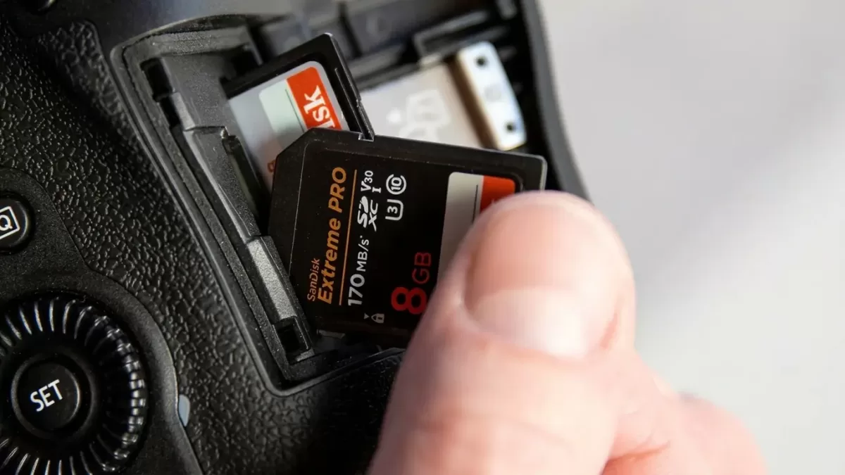 How Many Pictures Can an 8GB Card Hold